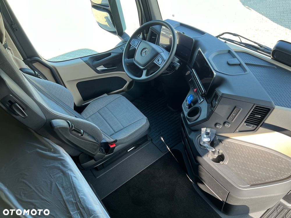 Mercedes-Benz ACTROS - 24