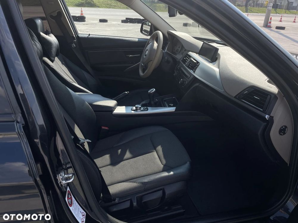 BMW Seria 3 - 12