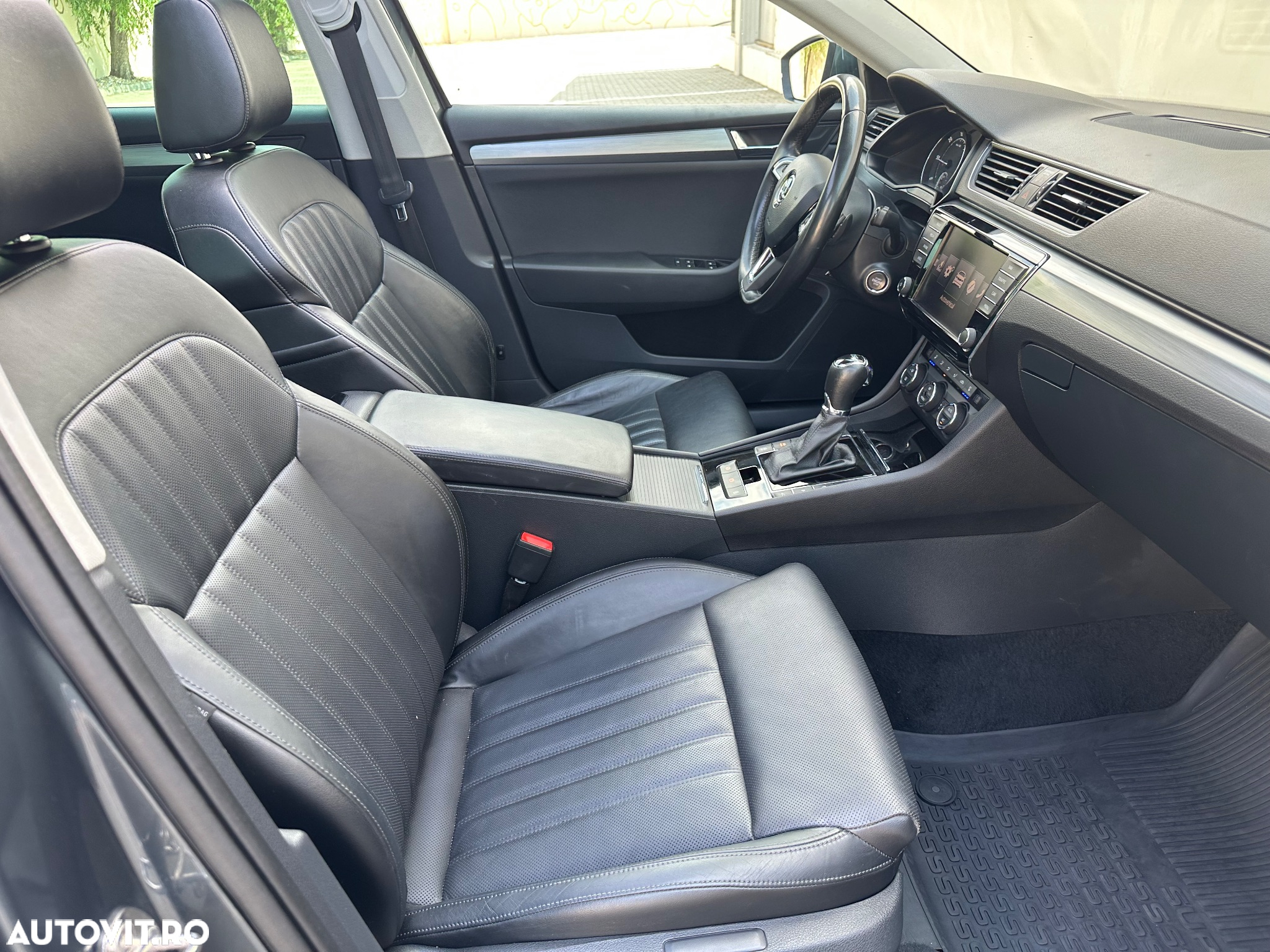 Skoda Superb 2.0 TDI DSG Style - 6
