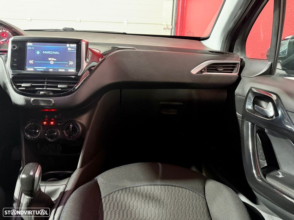Peugeot 208 1.2 PureTech Style - 26