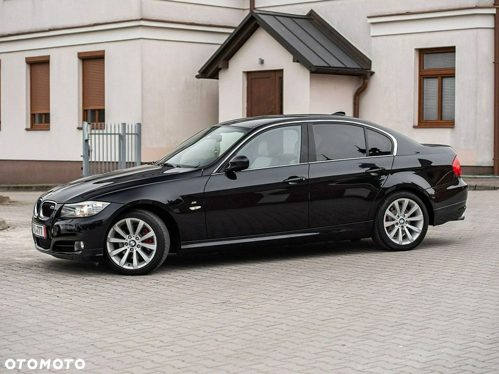 BMW Seria 3 325i Edition Sport - 13