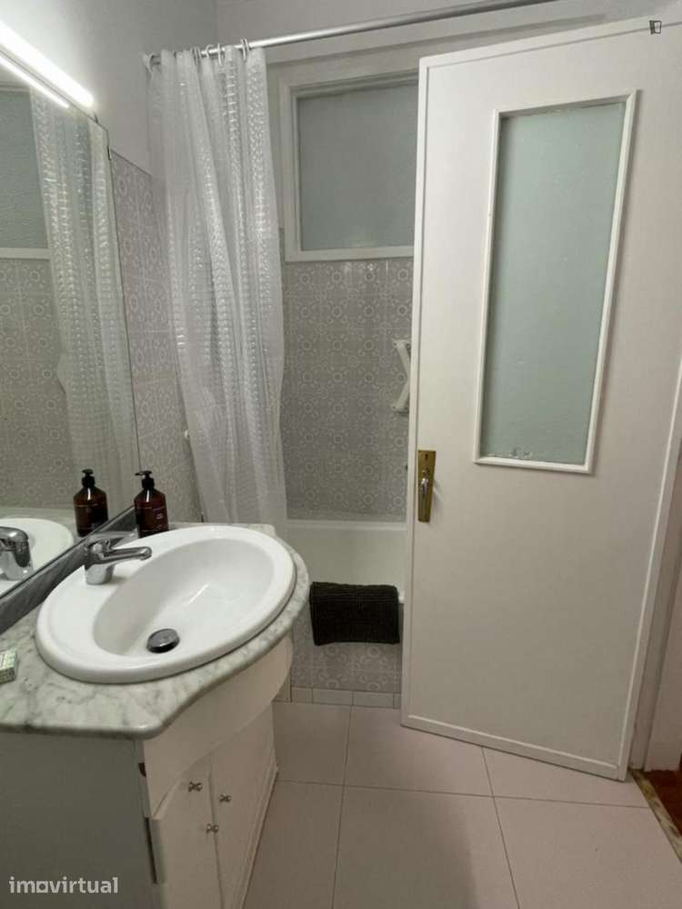 Quarto - localizado em Linda-a-Velha Lisbon - Grande imagem: 5/14