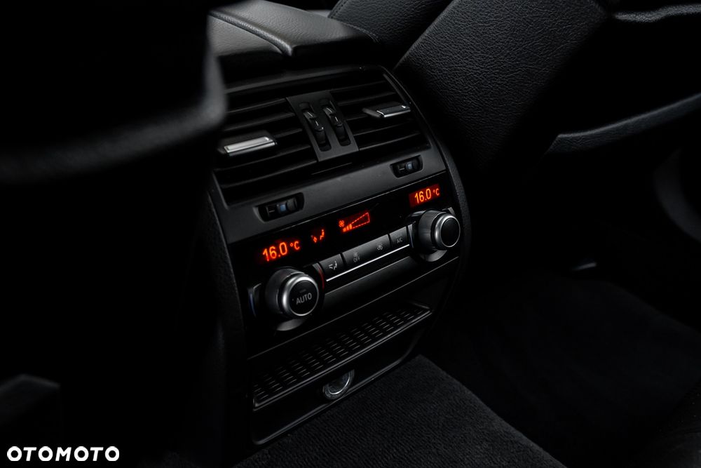 BMW Seria 5 M550d xDrive - 21