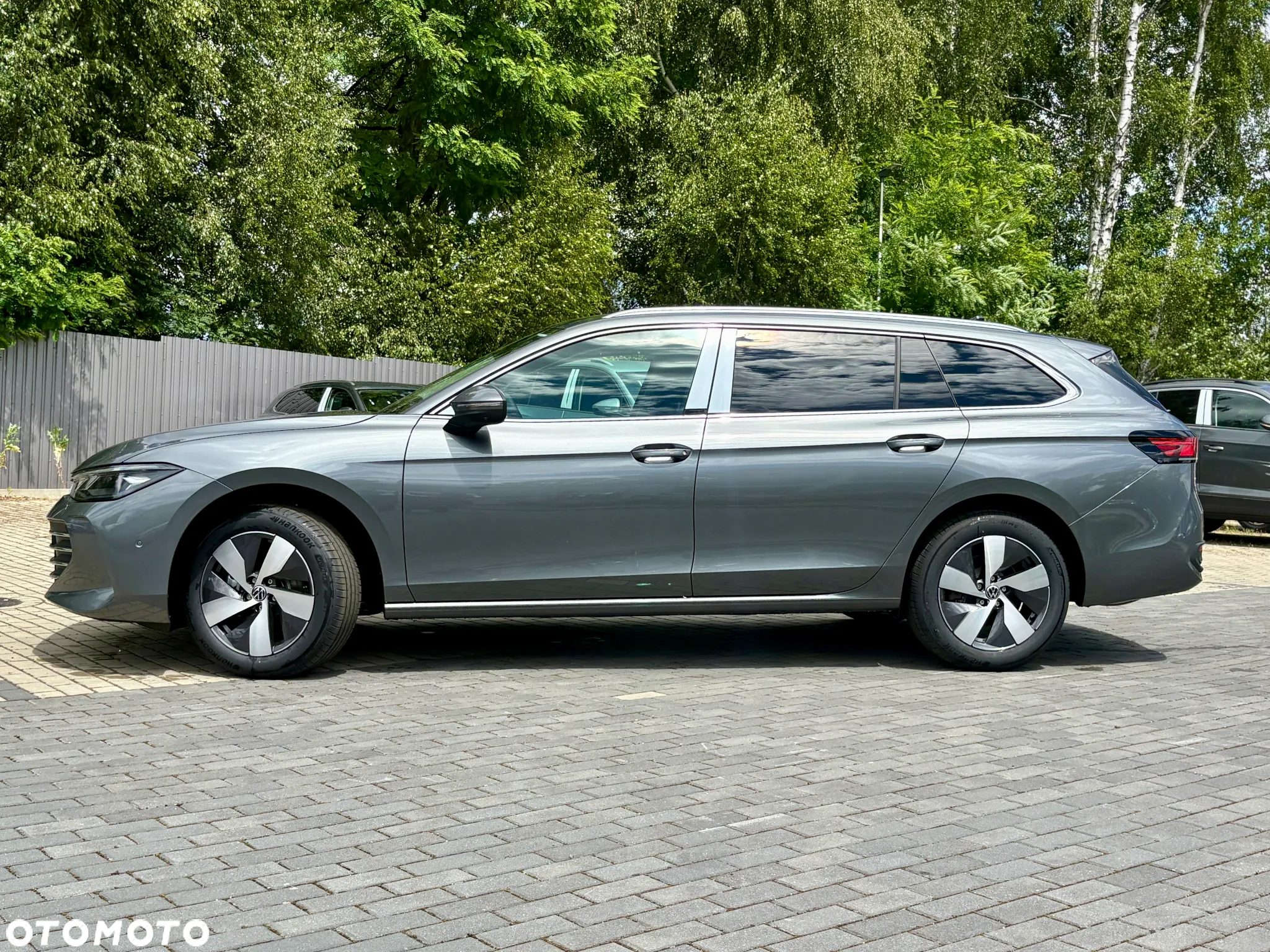 Volkswagen Passat 1.5 TSI ACT mHEV Business Plus DSG - 3
