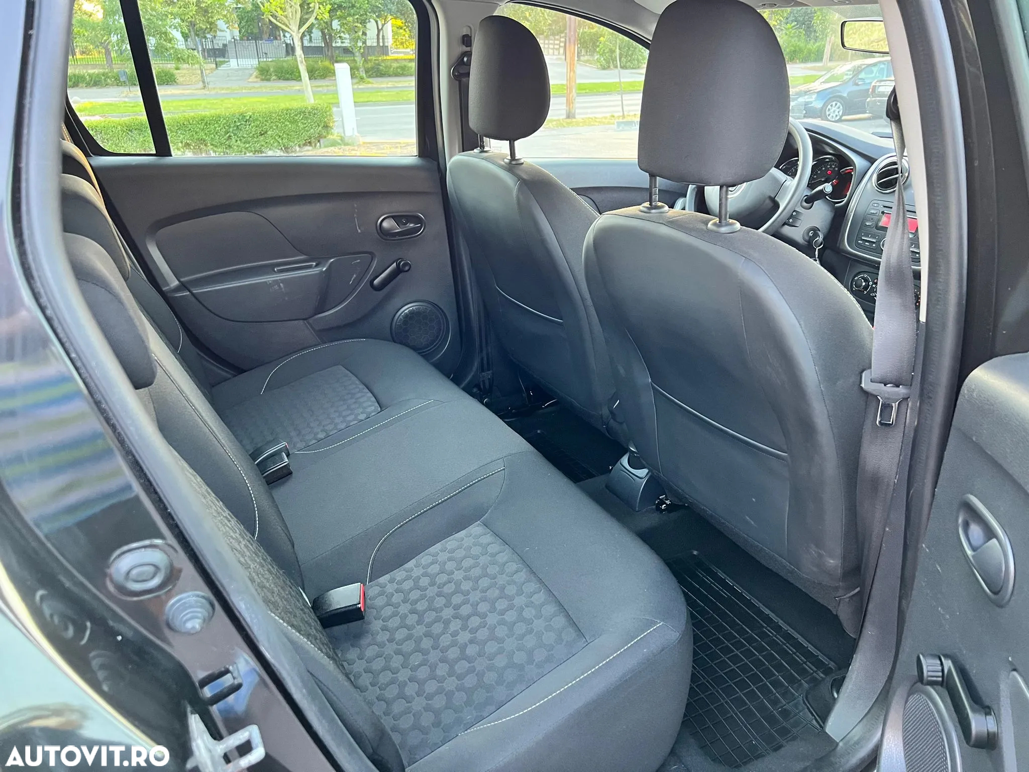 Dacia Logan 0.9 90CP Laureate - 7