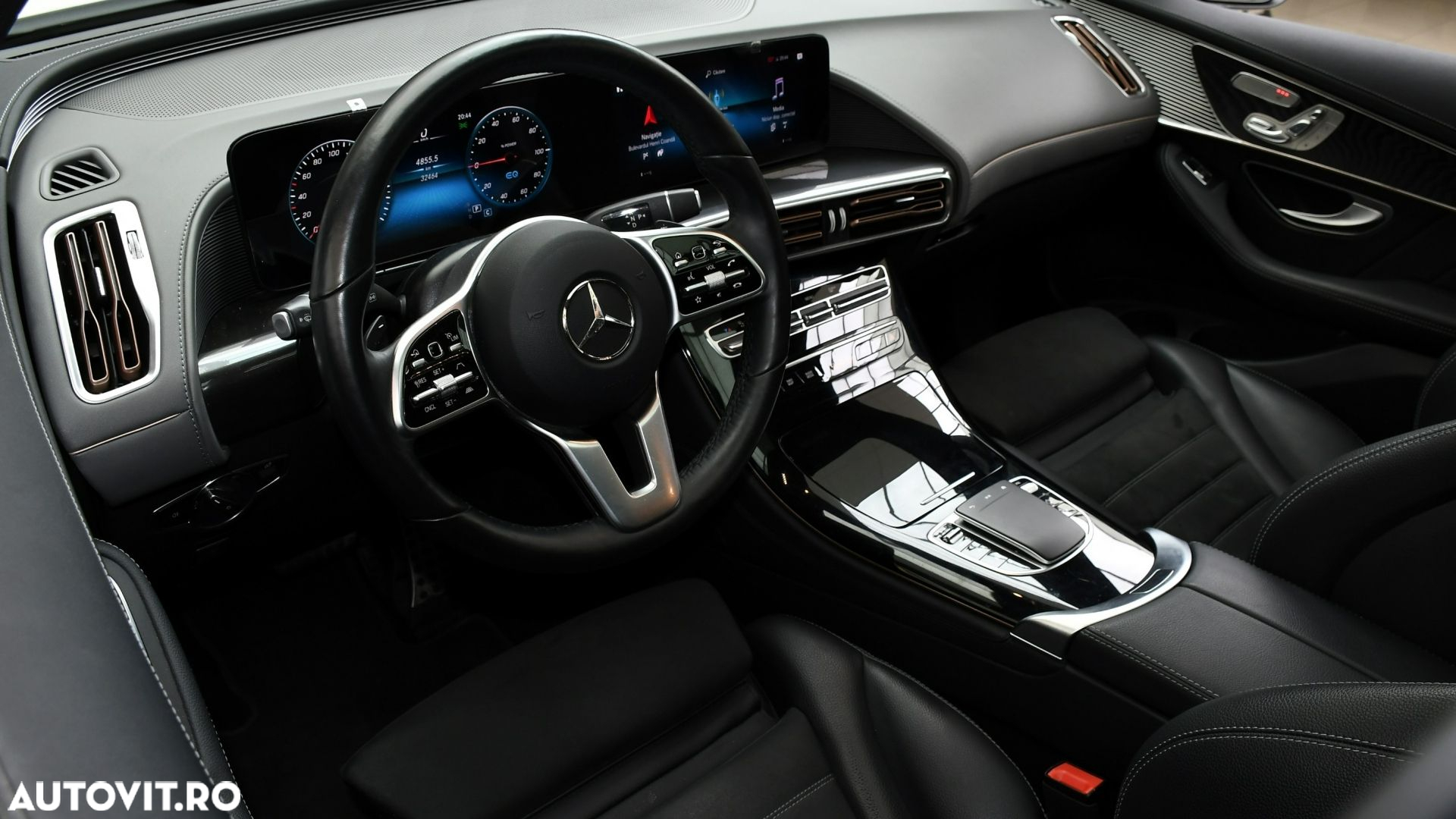 Mercedes-Benz EQC - 12