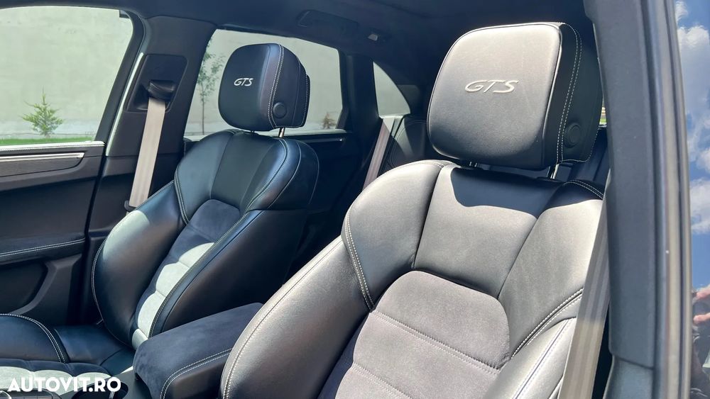 Porsche Macan - 11