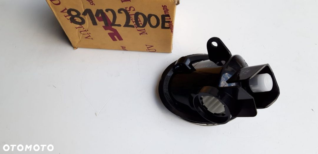 MIGACZ Kierunkowskaz  PRZEDNI prawy  biały  TOYOTA Corrola  E10 97-2002 8151012830,8151112830,8112200E,18-5075-05-2 - 2