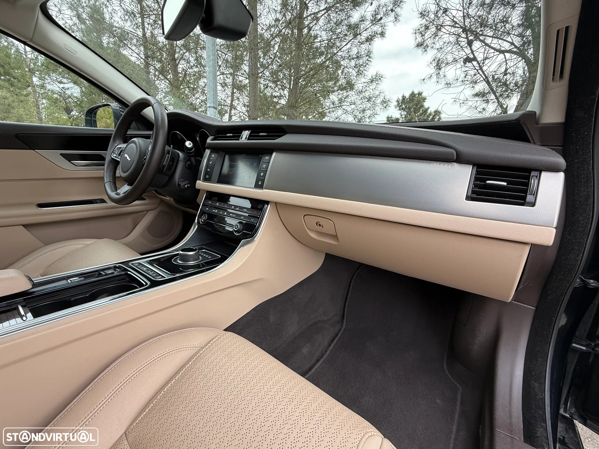 Jaguar XF 2.0 D Prestige Aut. - 31