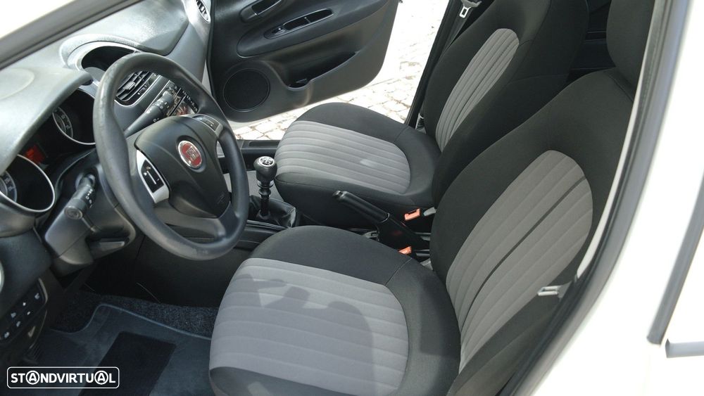 Fiat Punto 1.2 Lounge S&S - 26