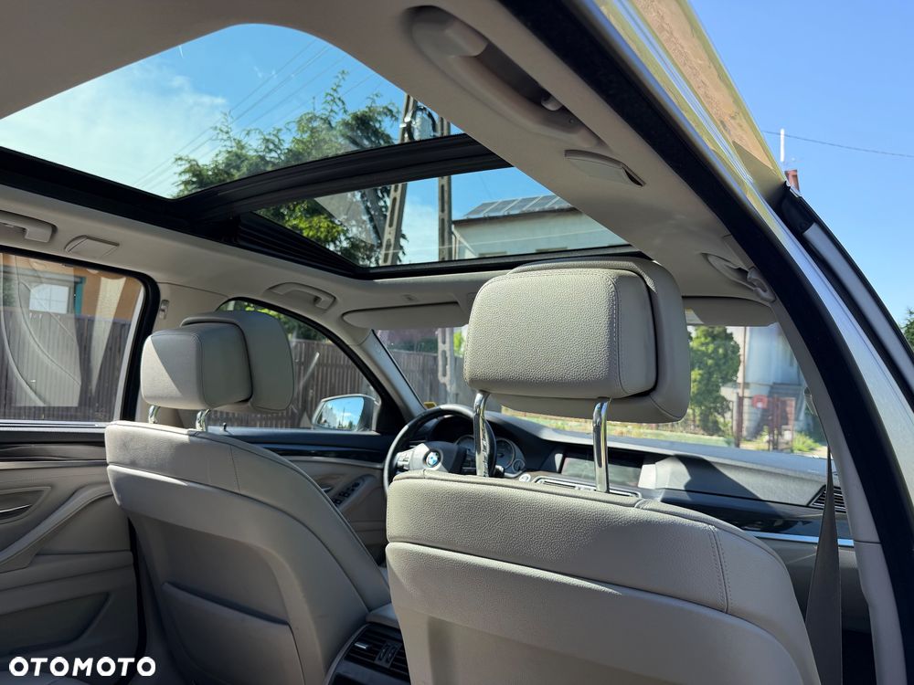 BMW Seria 5 530d Sport-Aut Luxury Line - 32