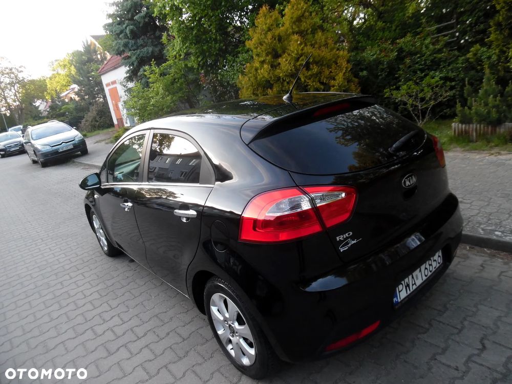 Kia Rio - 10