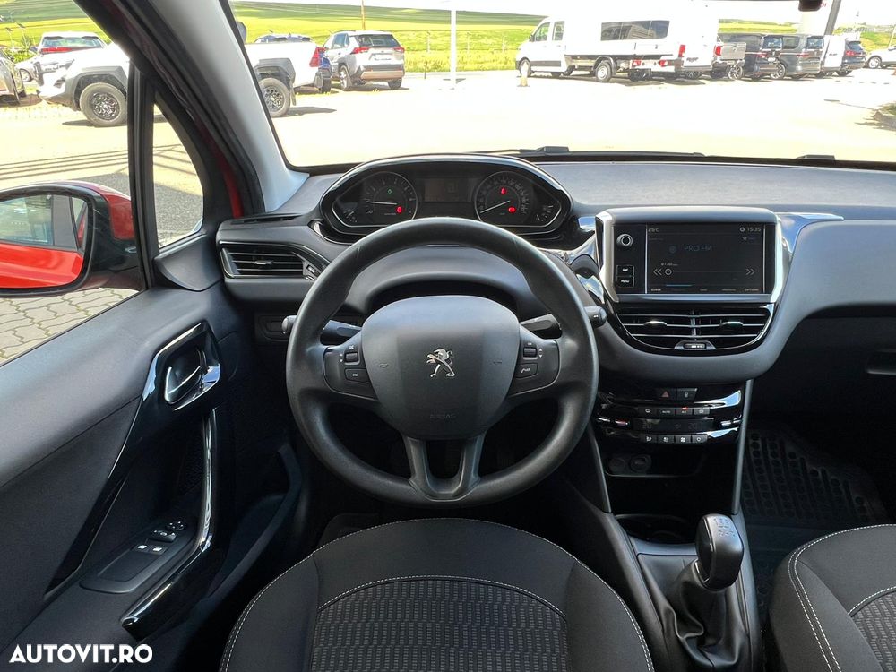 Peugeot 208 1.2 L PureTech Allure - 19