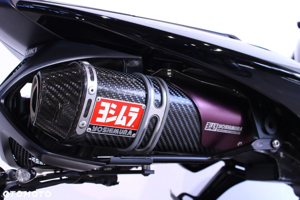 Suzuki GSX - 16