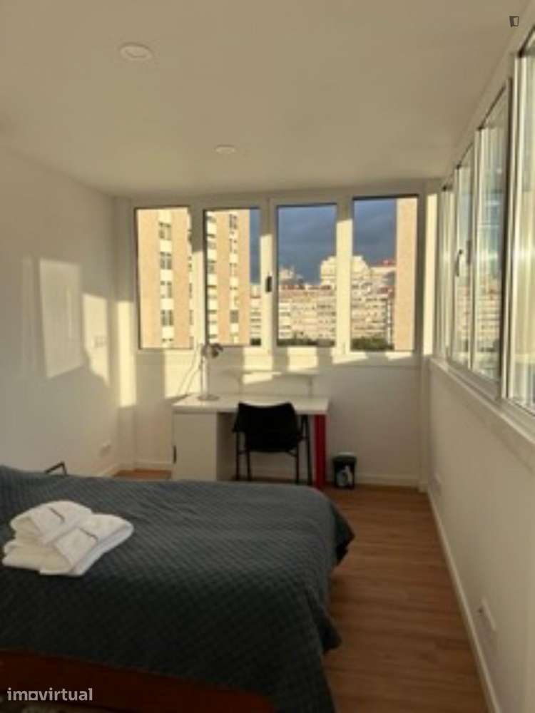 Quarto - localizado em Benfica Lisbon - Grande imagem: 4/12