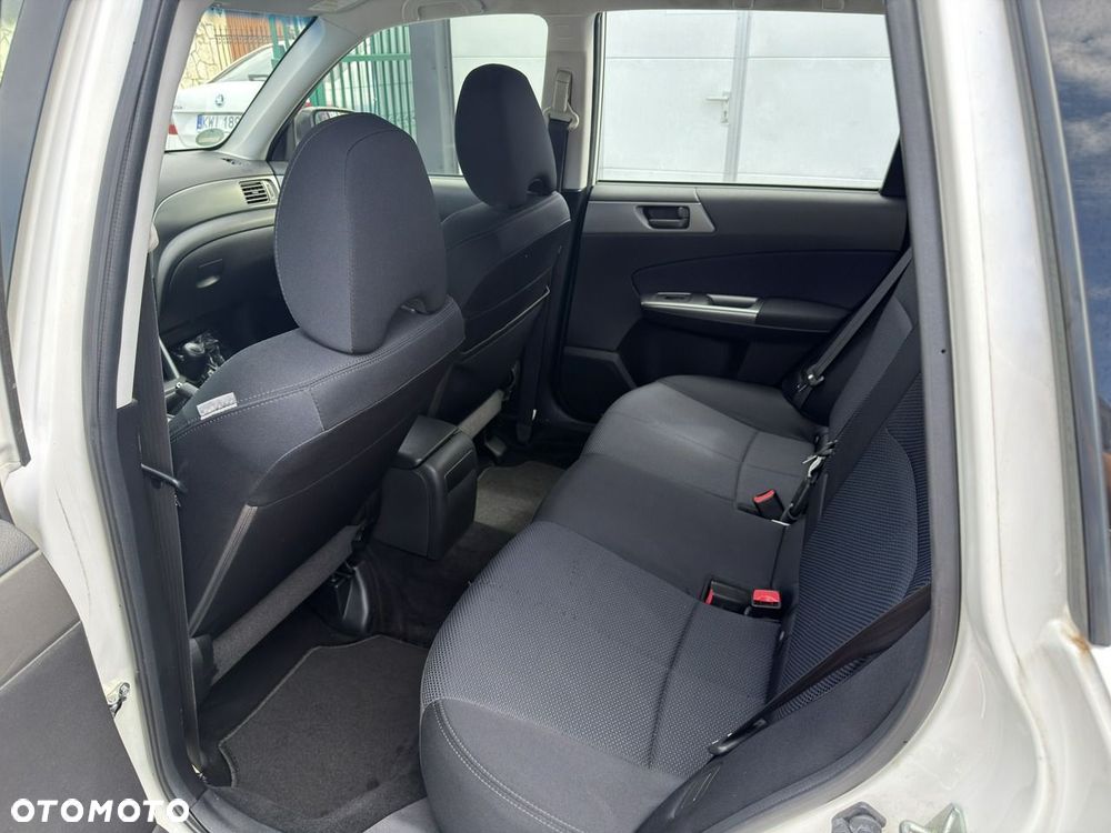 Subaru Forester 2.0X Trend - 9