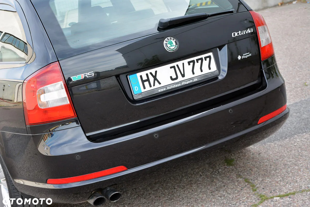 Skoda Octavia Combi 2.0 TDI CR DPF DSG RS - 16