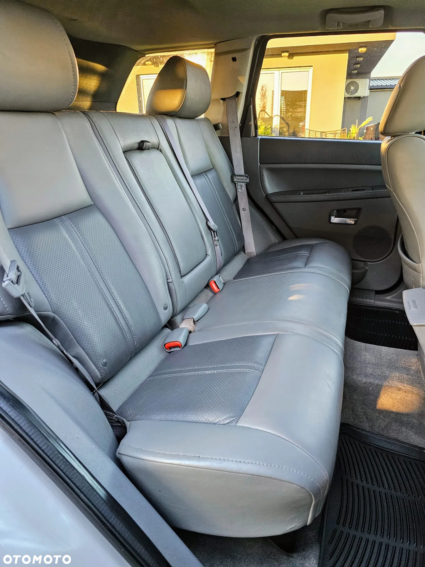 Jeep Grand Cherokee 5.7 V8 HEMI 4WD Automatik Overland - 34