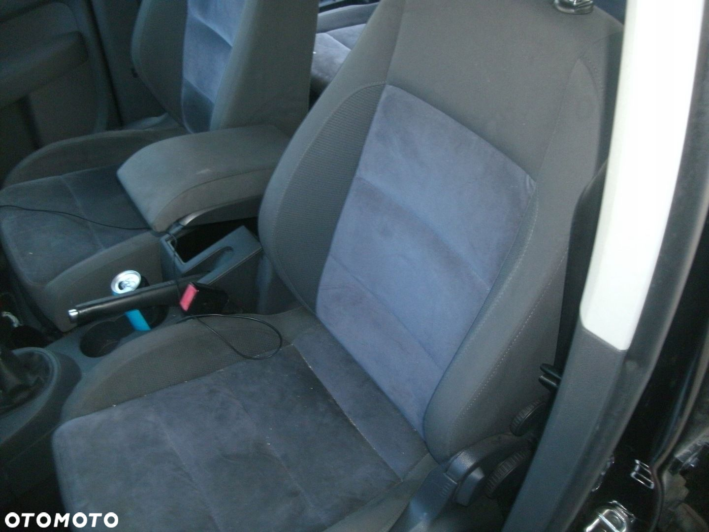 VW TOURAN LIFT 10-15ROK 7-OSOB FOTELE BOCZKI KOMPLET SRODEK - 4