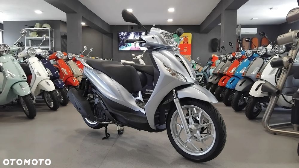 Piaggio Medley - 1