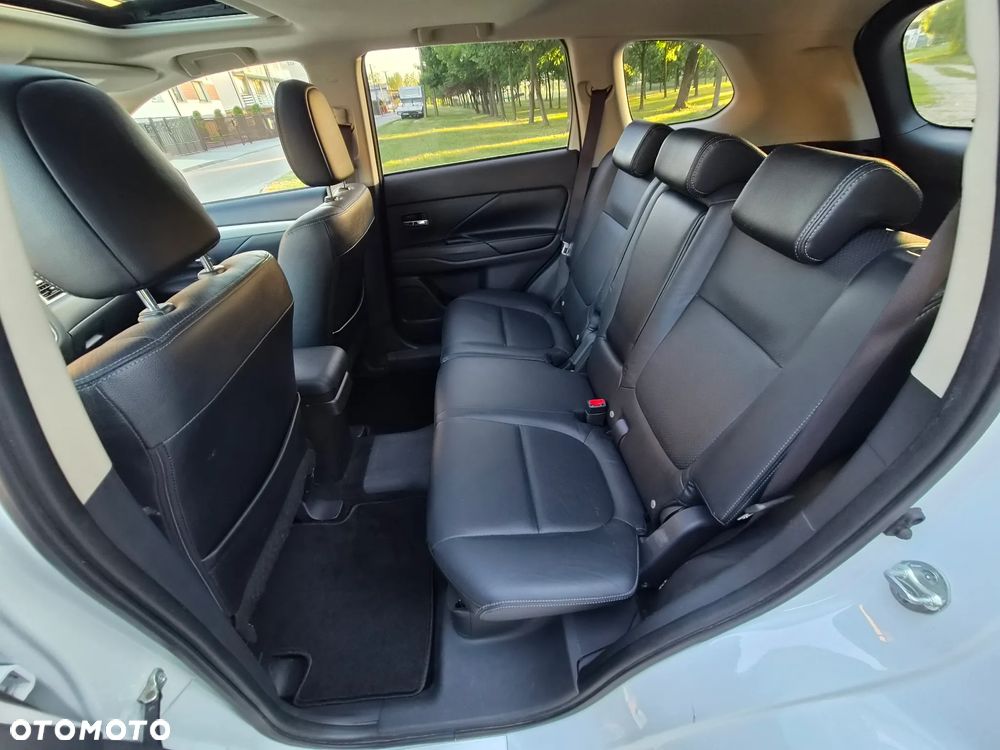 Mitsubishi Outlander - 31