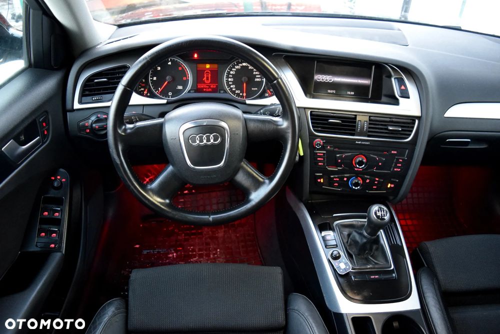 Audi A4 Avant 2.0 TDI - 5