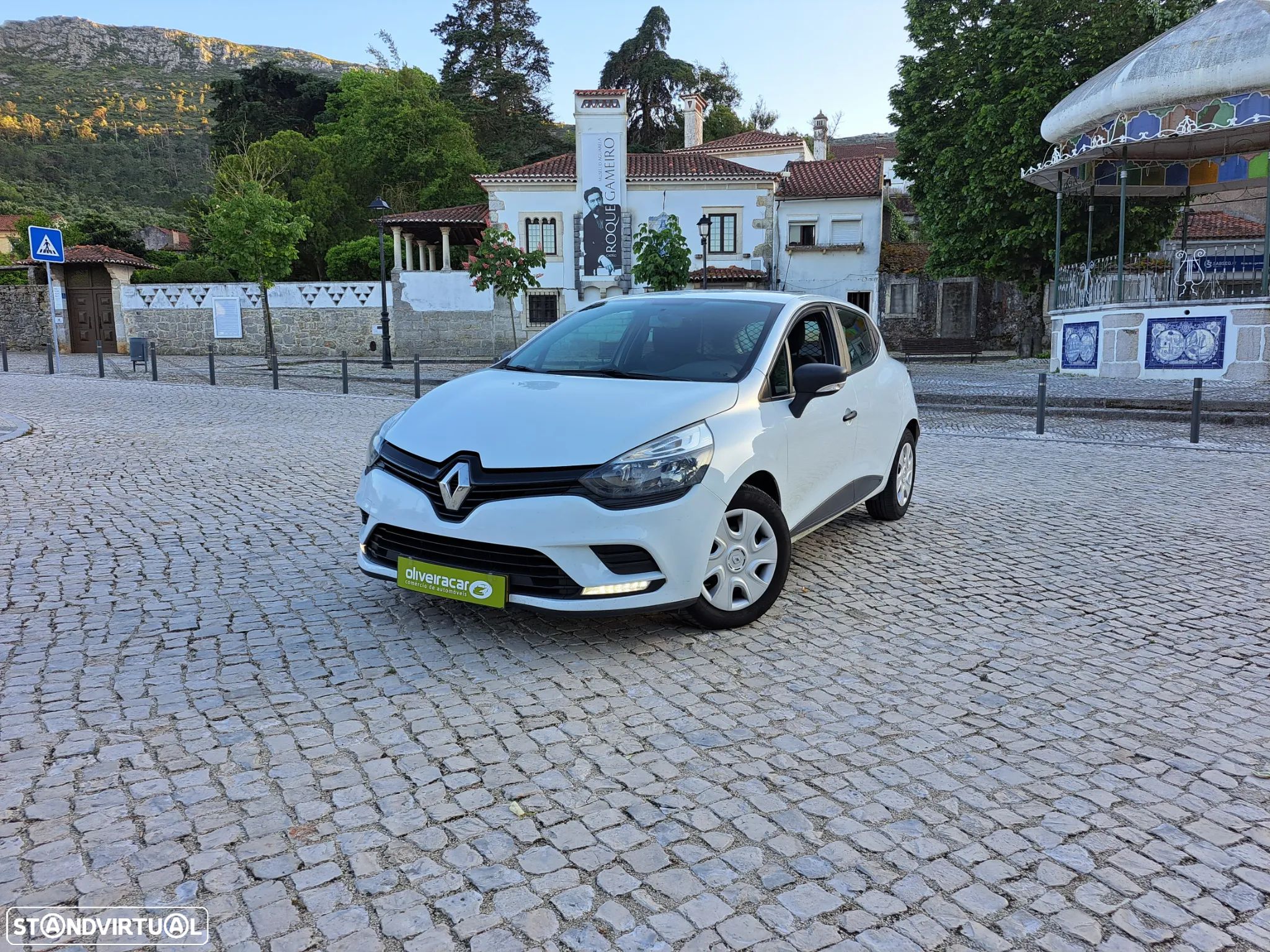 Renault CLIO - 1