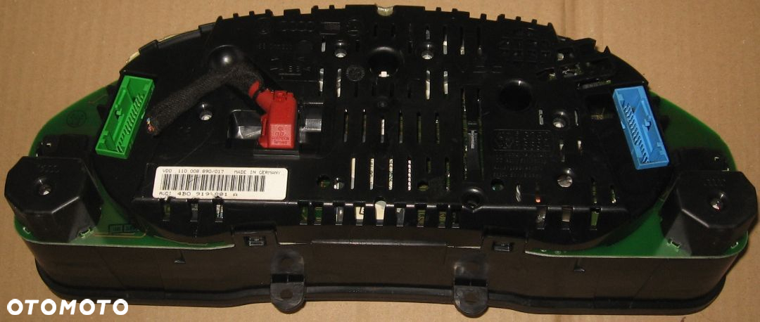 licznik AUDI A6 C5 benzyna 4B0919881A - 2