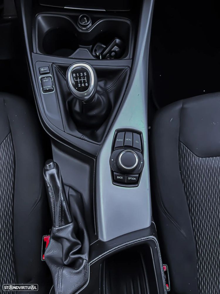 BMW 116 d Line Urban - 10