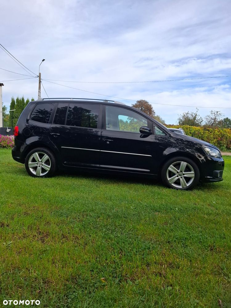 Volkswagen Touran - 12