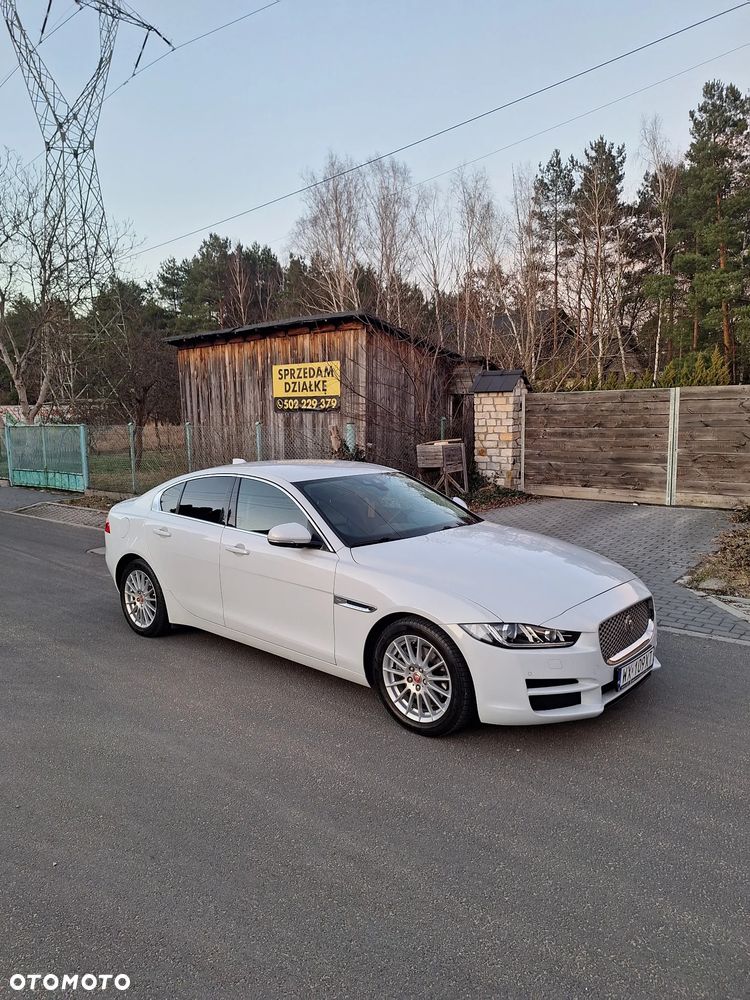 Jaguar XE 2.0 D Prestige - 1