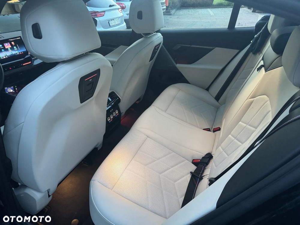 BMW Seria 5 520d xDrive mHEV M Sport - 7