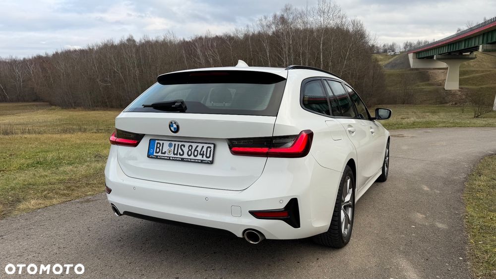 BMW Seria 3 320d Sport Line Shadow sport - 40