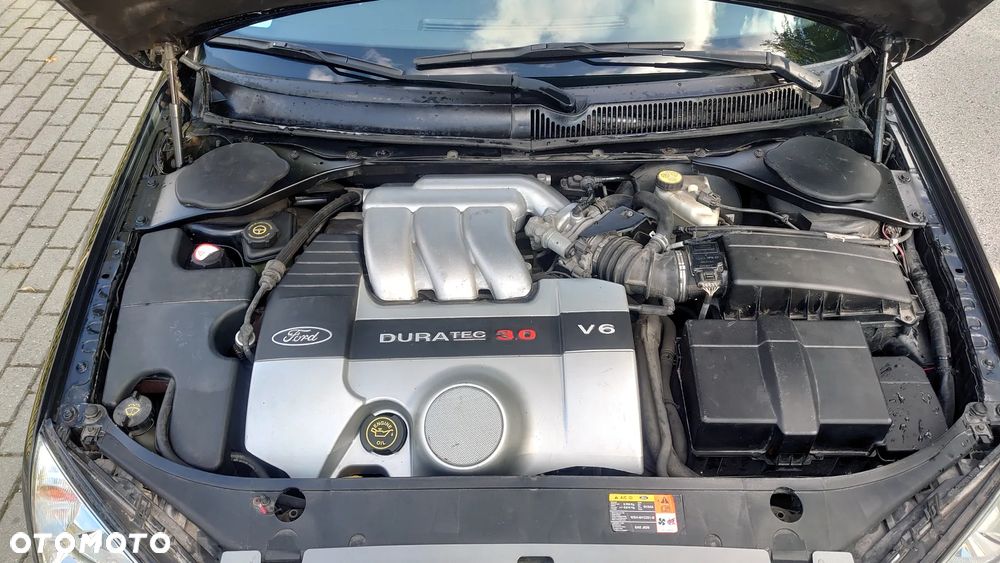 Ford Mondeo 3.0 V6 Titanium X - 14