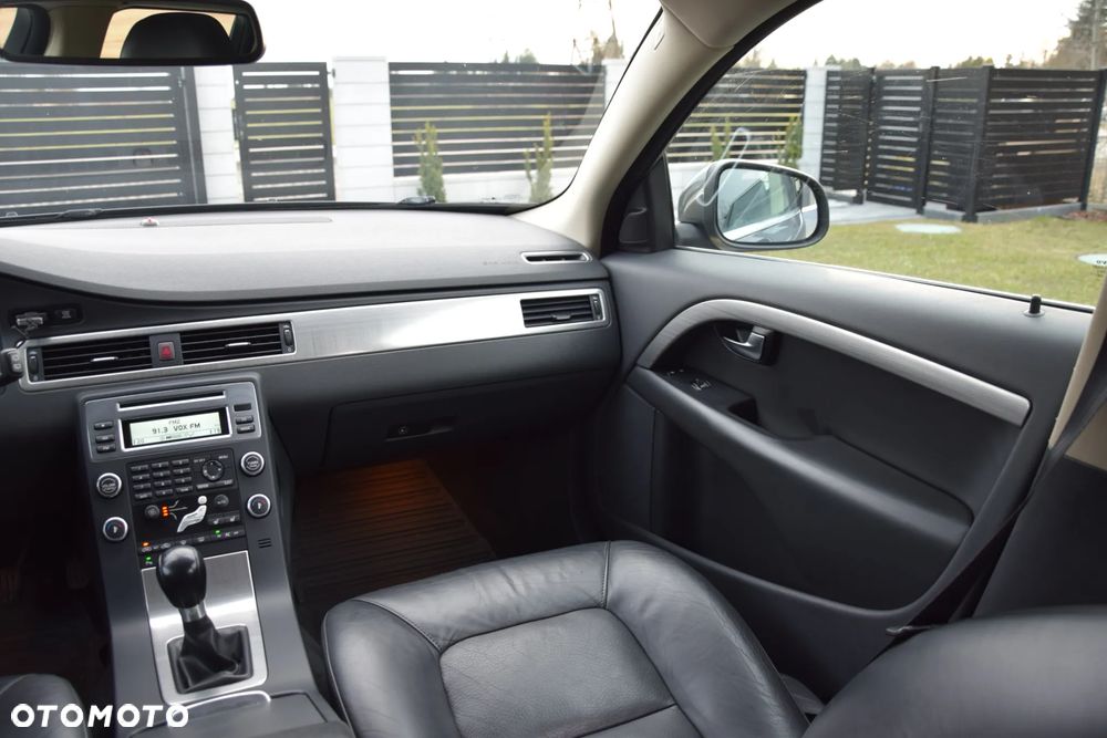 Volvo V70 2.5T Summum - 32
