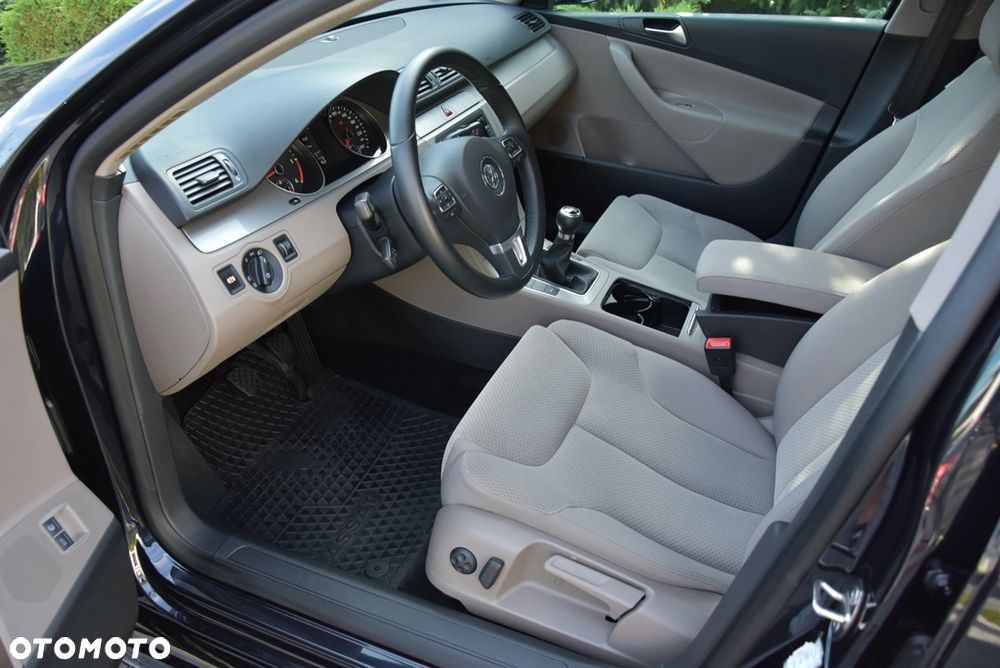 Volkswagen Passat 2.0 TDI Comfortline - 3