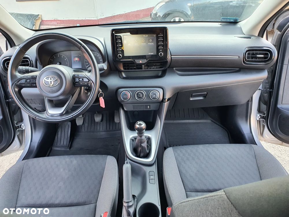 Toyota Yaris - 10