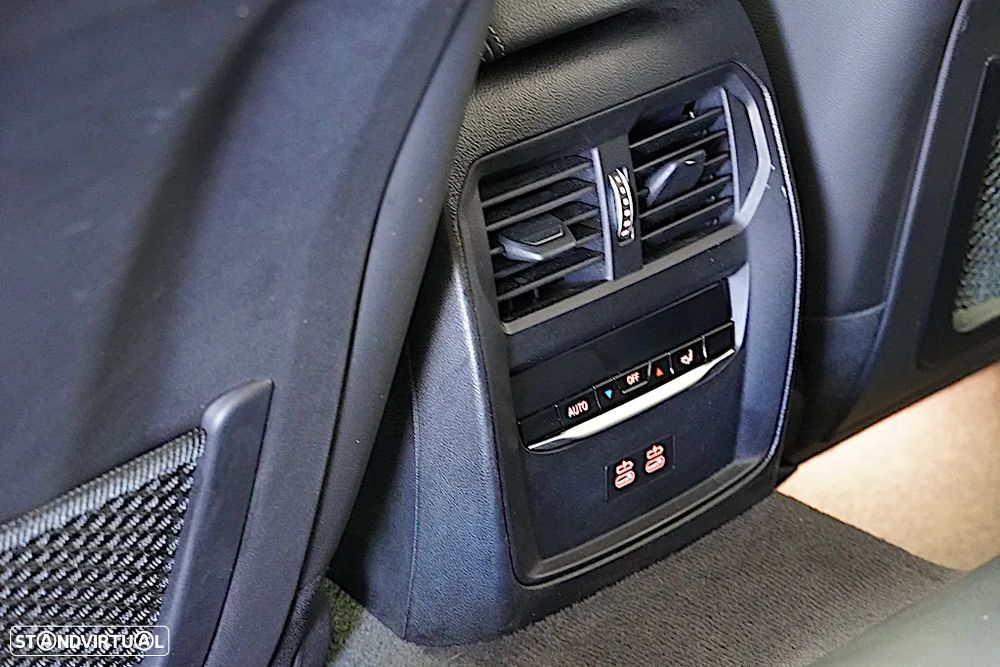 BMW 320 d Pack M Auto - 11
