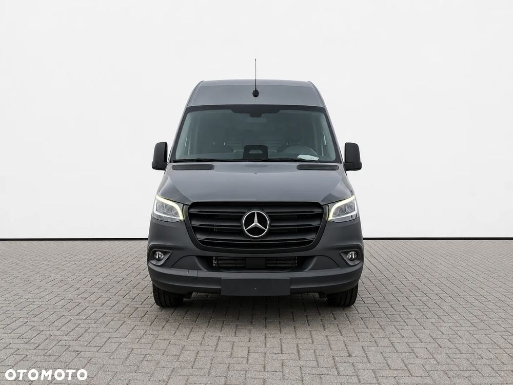 Mercedes-Benz Sprinter - 2