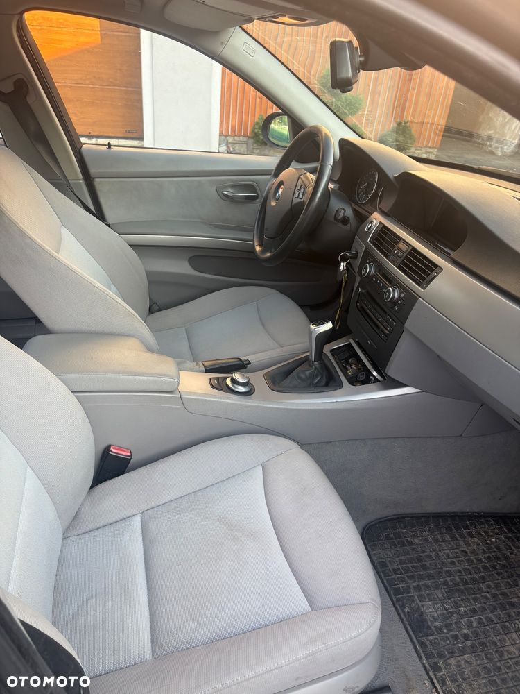 BMW Seria 3 318d - 2