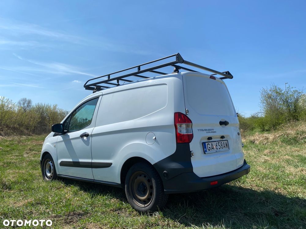 Ford Transit Courier - 8