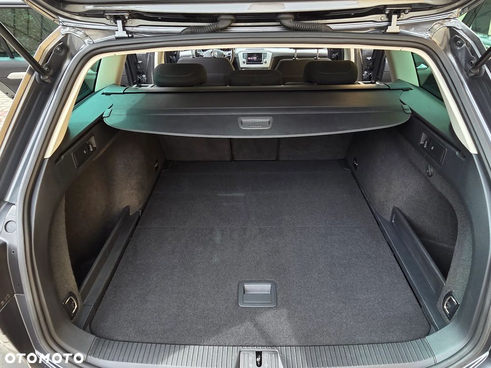 Volkswagen Passat 2.0 TDI SCR DSG Comfortline - 26