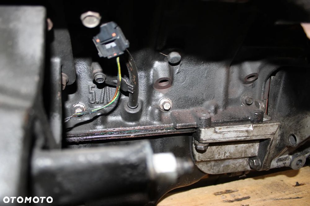 SILNIK 5.7 V8 HEMI EZA + SKRZYNIA AUTOMAT 545RFE/DODGE RAM 1500 2004 - 8