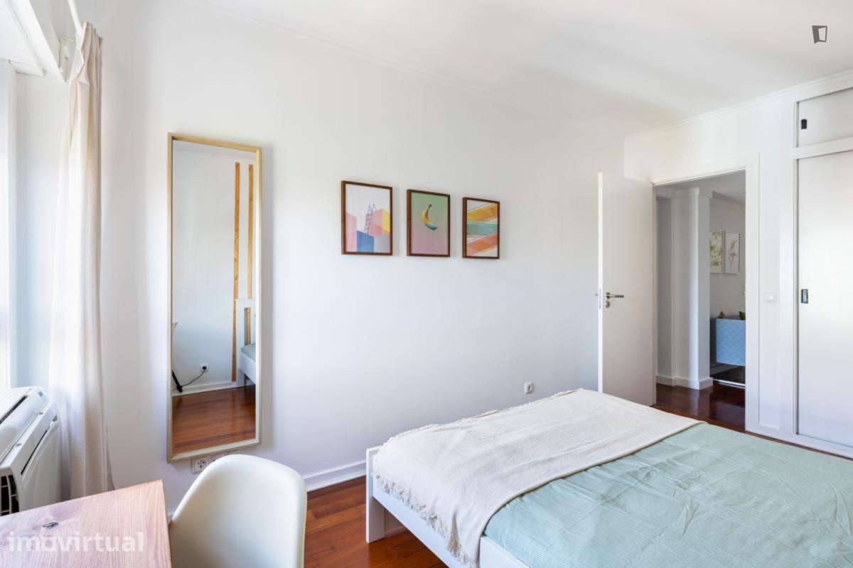 Quarto - localizado em Olaias Lisbon - Grande imagem: 4/14