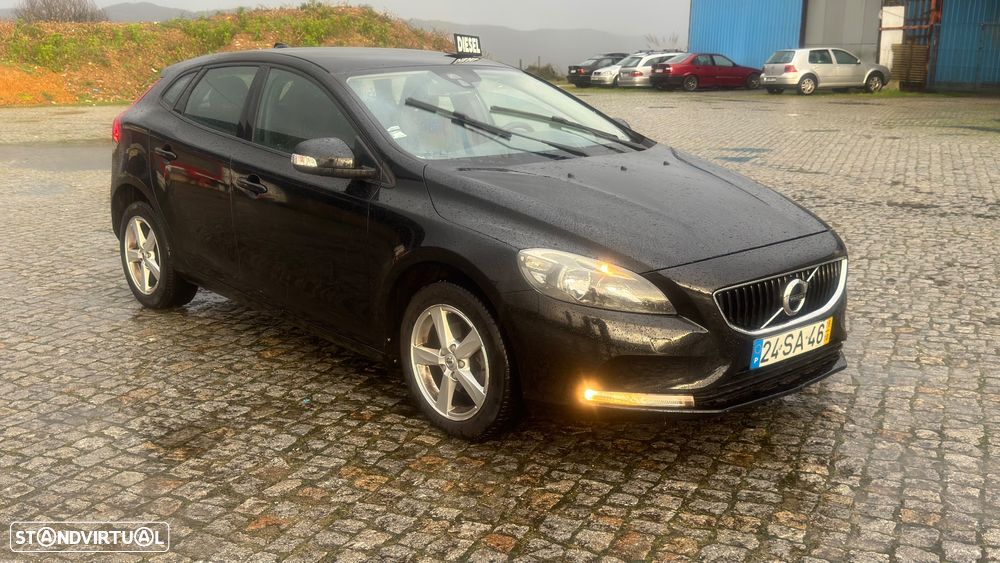 Volvo V40 2.0 D2 Momentum Eco - 1