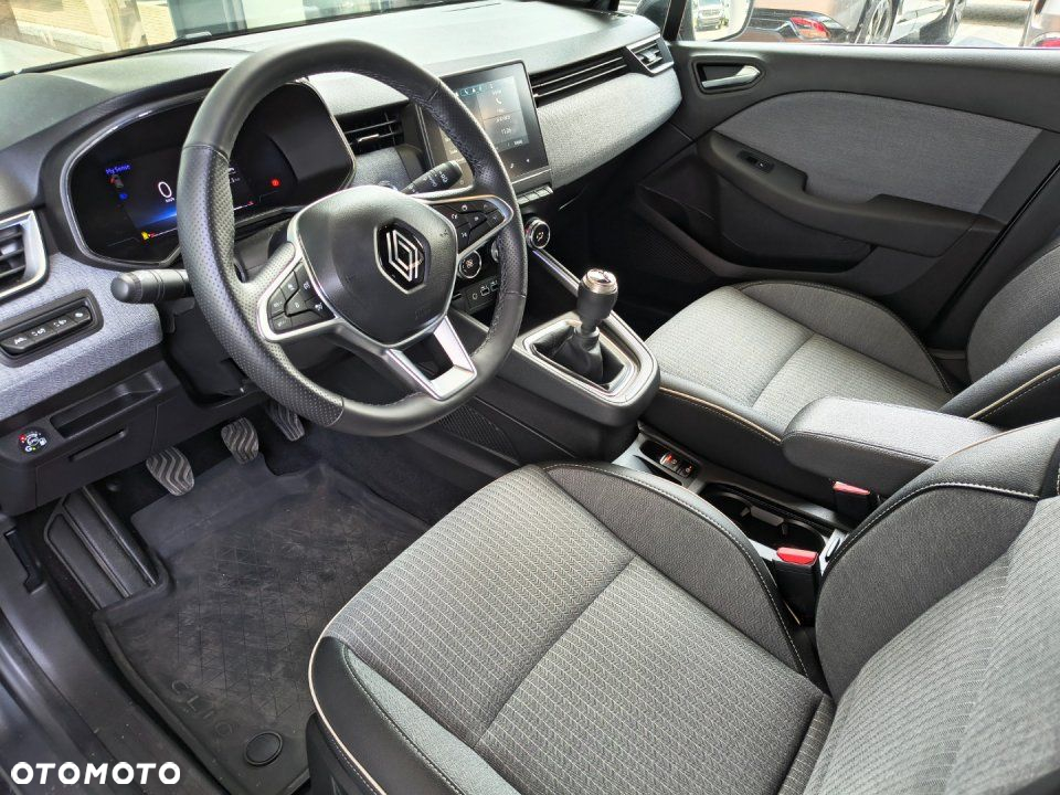 Renault Clio - 16