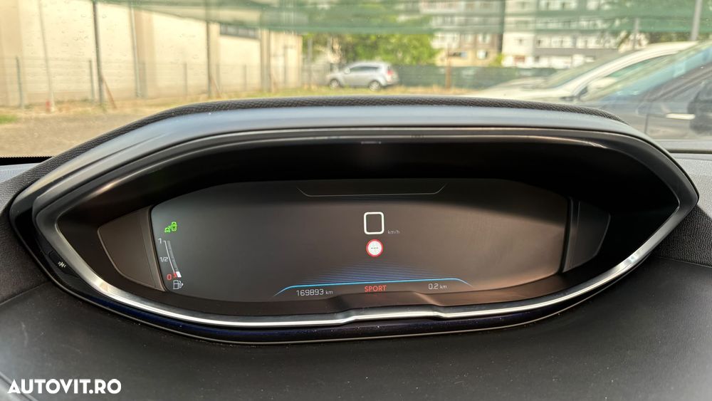 Peugeot 5008 - 12