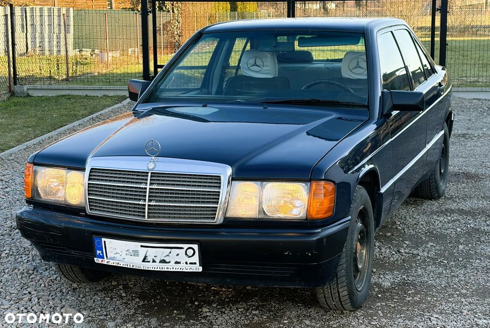Mercedes-Benz W201 (190) - 2