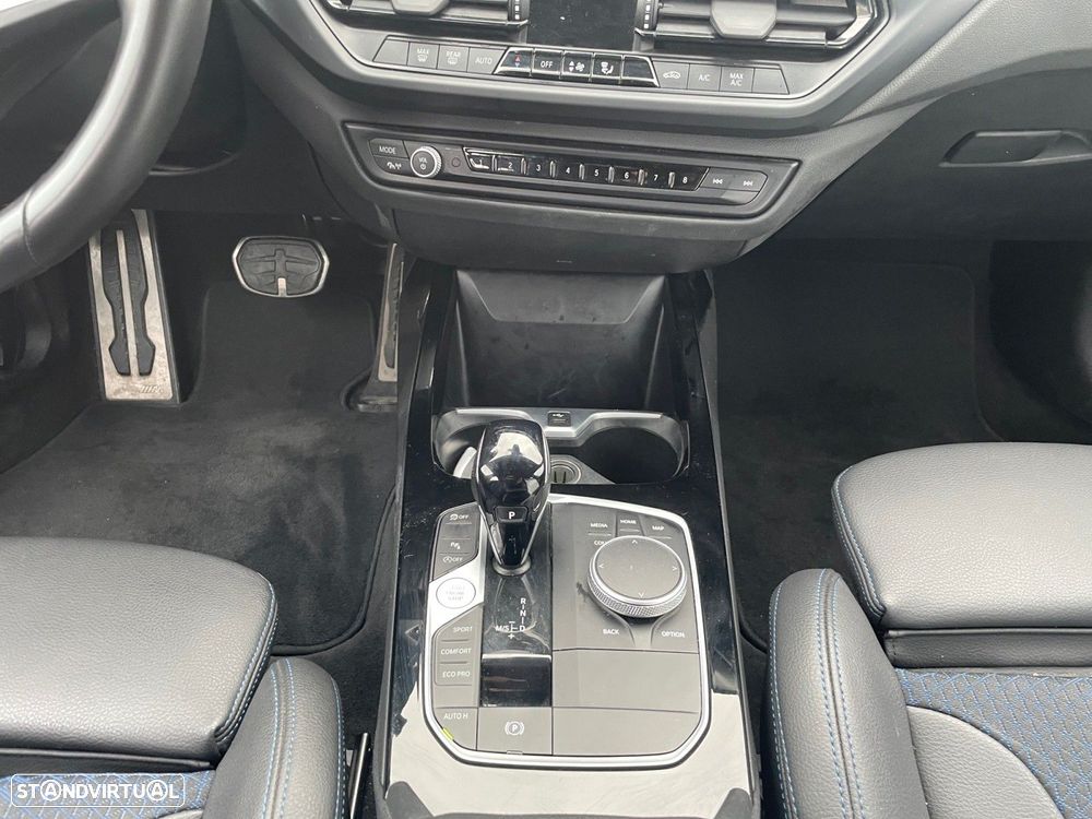 BMW 116 d Pack Desportivo M Auto - 9