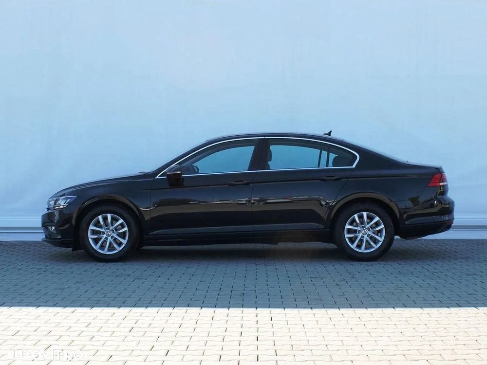 Volkswagen Passat 1.5 TSI ACT DSG Comfortline - 2
